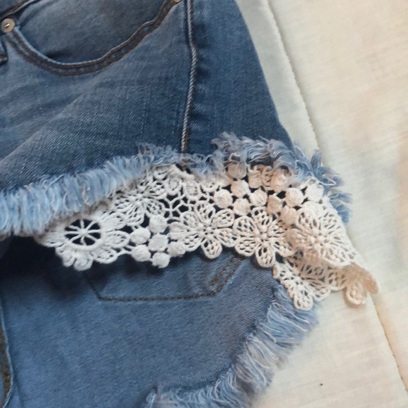 Mossimo Lace Shorts - Picture 4 of 6